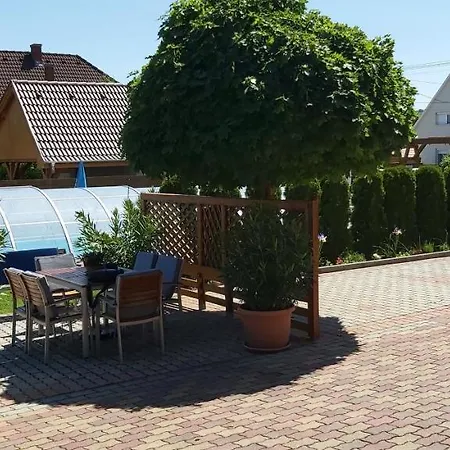 Holp Vendeghaz 4* Balatonföldvár