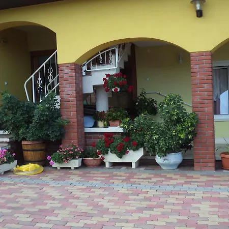 Holp Panzio * Balatonfoldvar