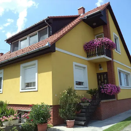 Guest house Holp Panzio *