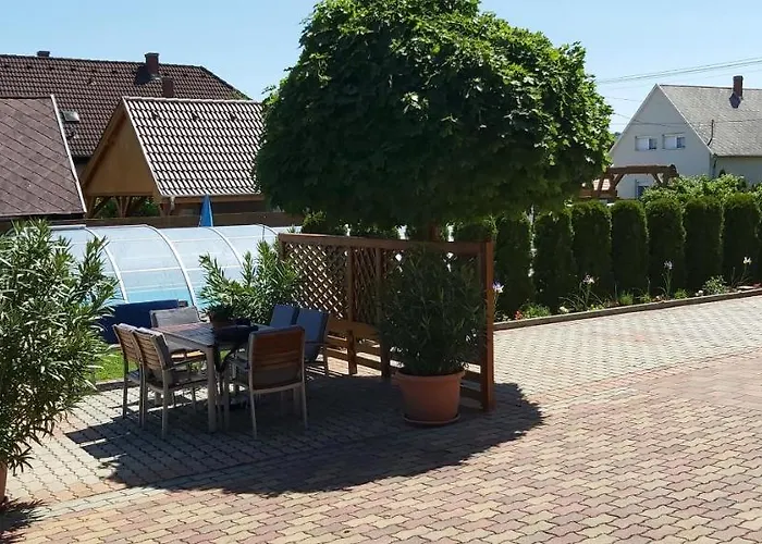 Holp Vendeghaz 4* Balatonföldvár