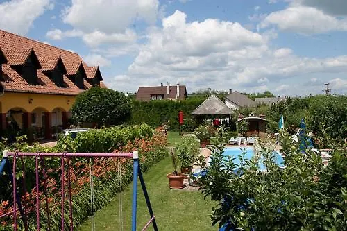 Pensionat Holp Vendeghaz Balatonföldvár